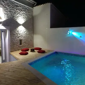 Labirint Queen Apartment